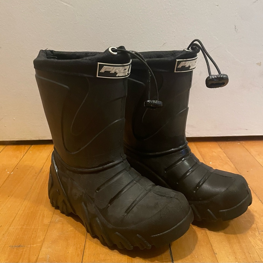 PRO MAX CHILD/YOUTH GRIZZLY BOOT